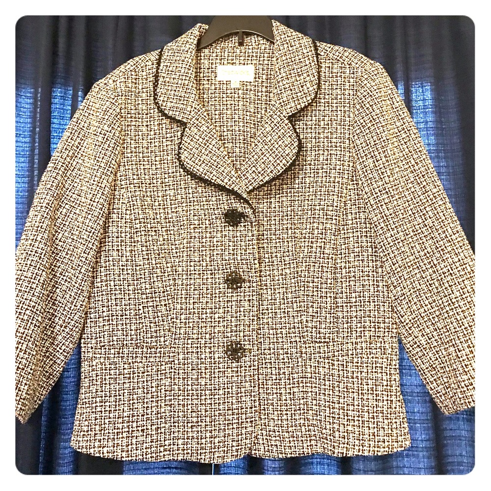 Retro Style Black and White Jacket 14